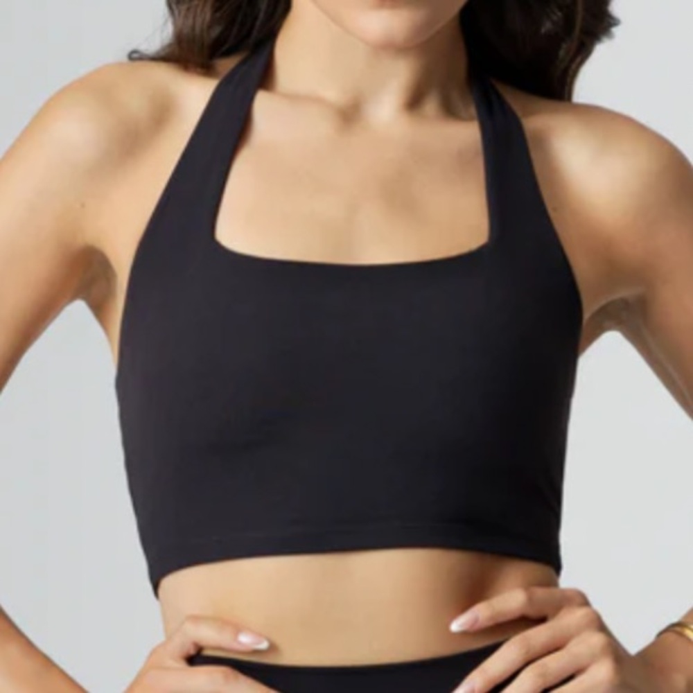 BuffBunny Revolution Halter crop, black. Size L